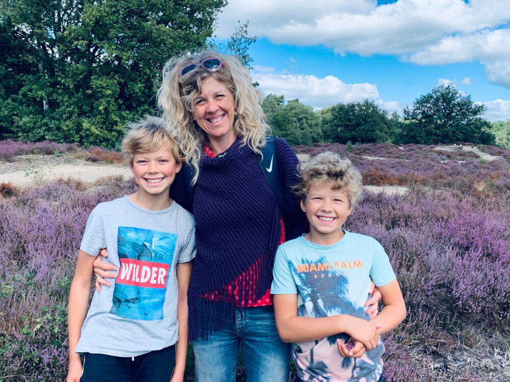 Maud de Winter met haar zonen